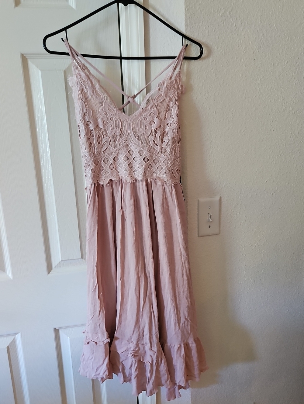 Doe & Rae Lace Bodice Spaghetti-Strap Dress in Dusty Pink
